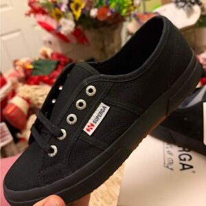 Superga Men's Black Canvas Sneakers sz 6 mens or 7.5 women new in box